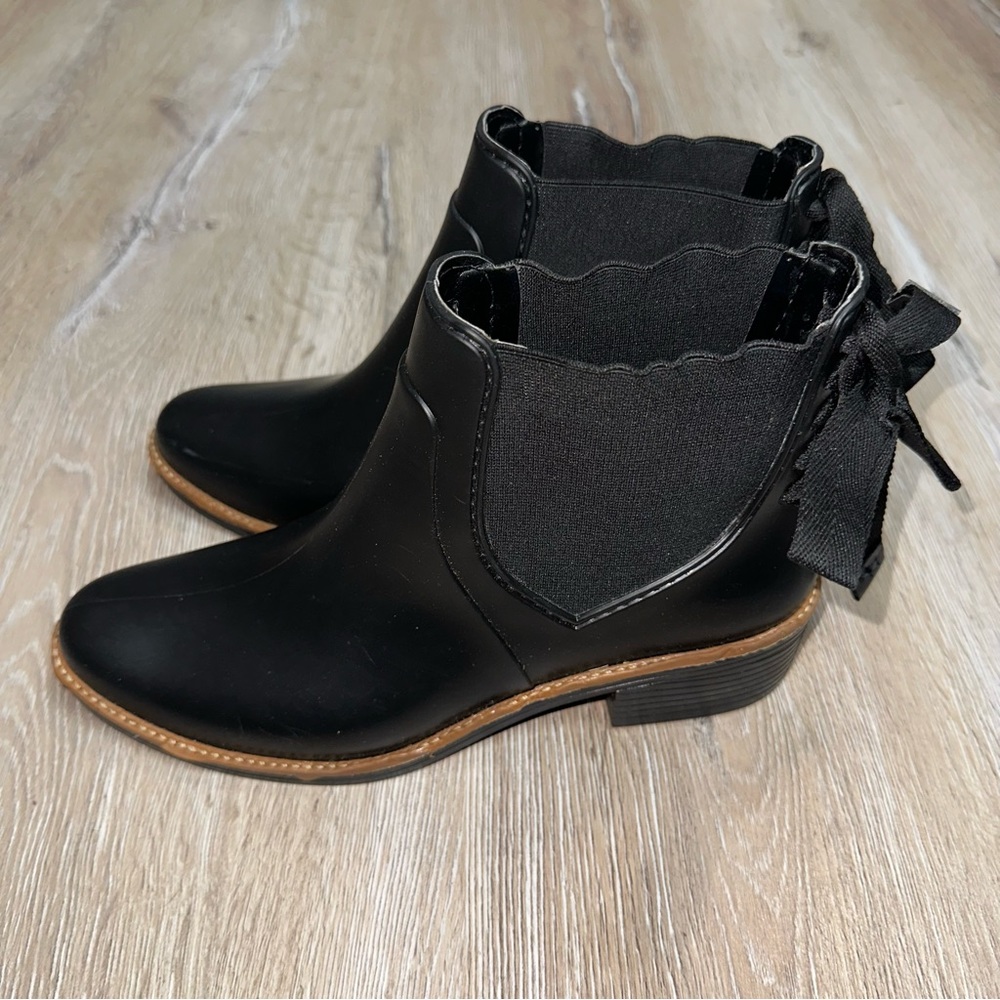 Bernardo Briton Women’s Rain Chelsea Boot Black Size 9 Bow Tie Preppy Casual - Picture 5 of 16
